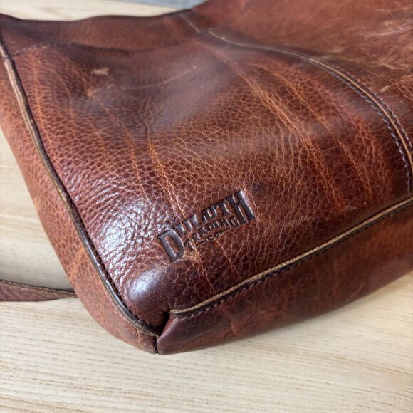 Duluth Trading Brown Pebbled Leather Saddle Sling Shoulder Bag Purse - Picture 5 of 15